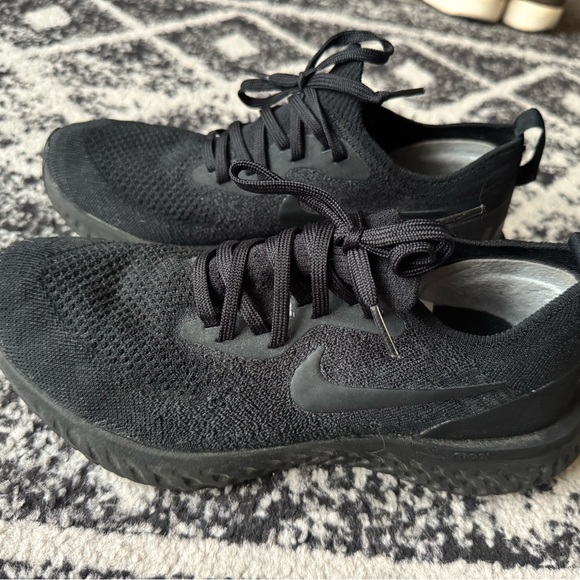 Nike Epic React Flyknit Triple Black Sneakers AQ0067-003 Men's 7 Women's 8.5 - Picture 5 of 8